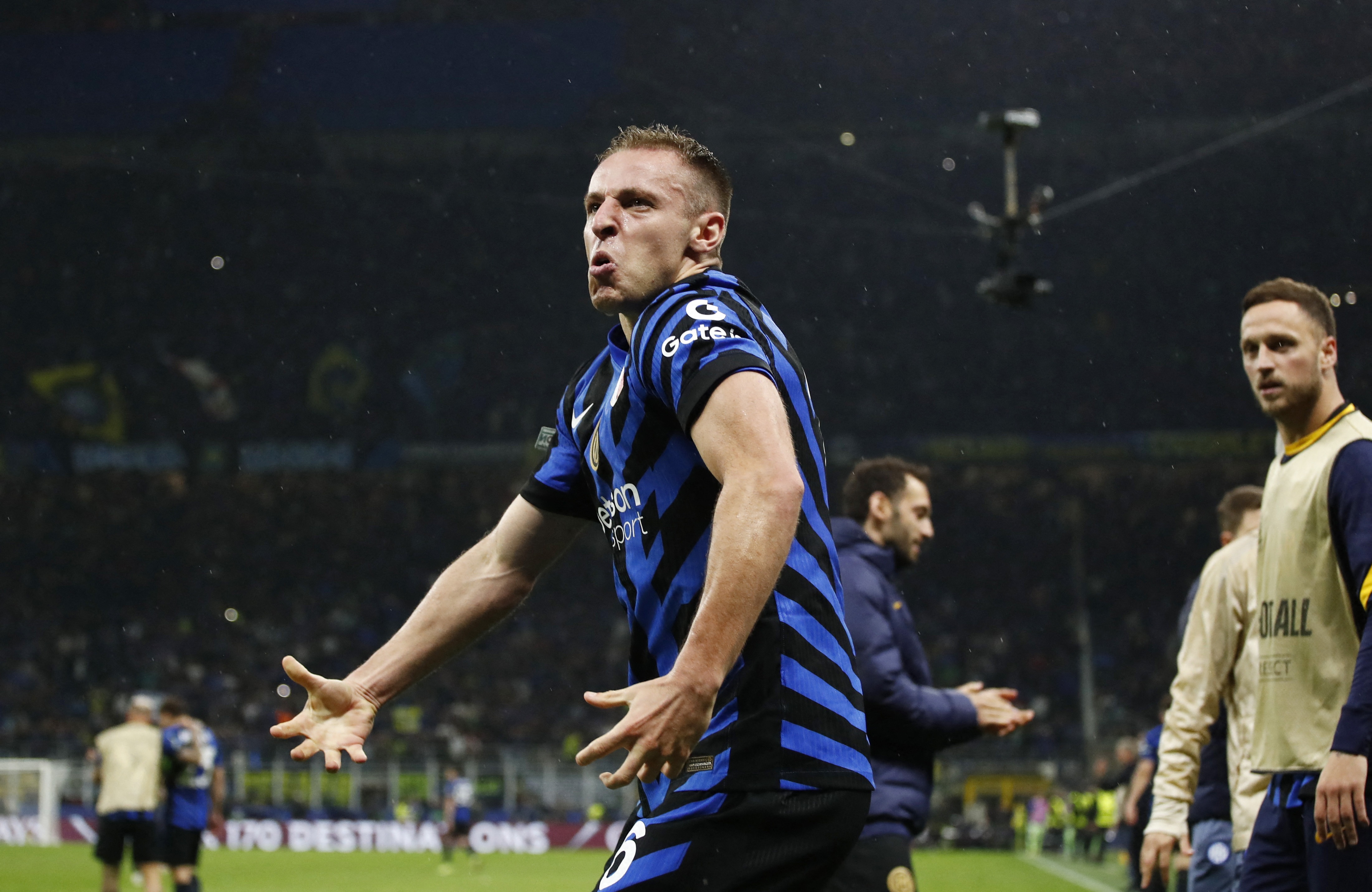 記者：齊沃與弗拉泰西溝通，向他表達了信任&現在球員愿意續約