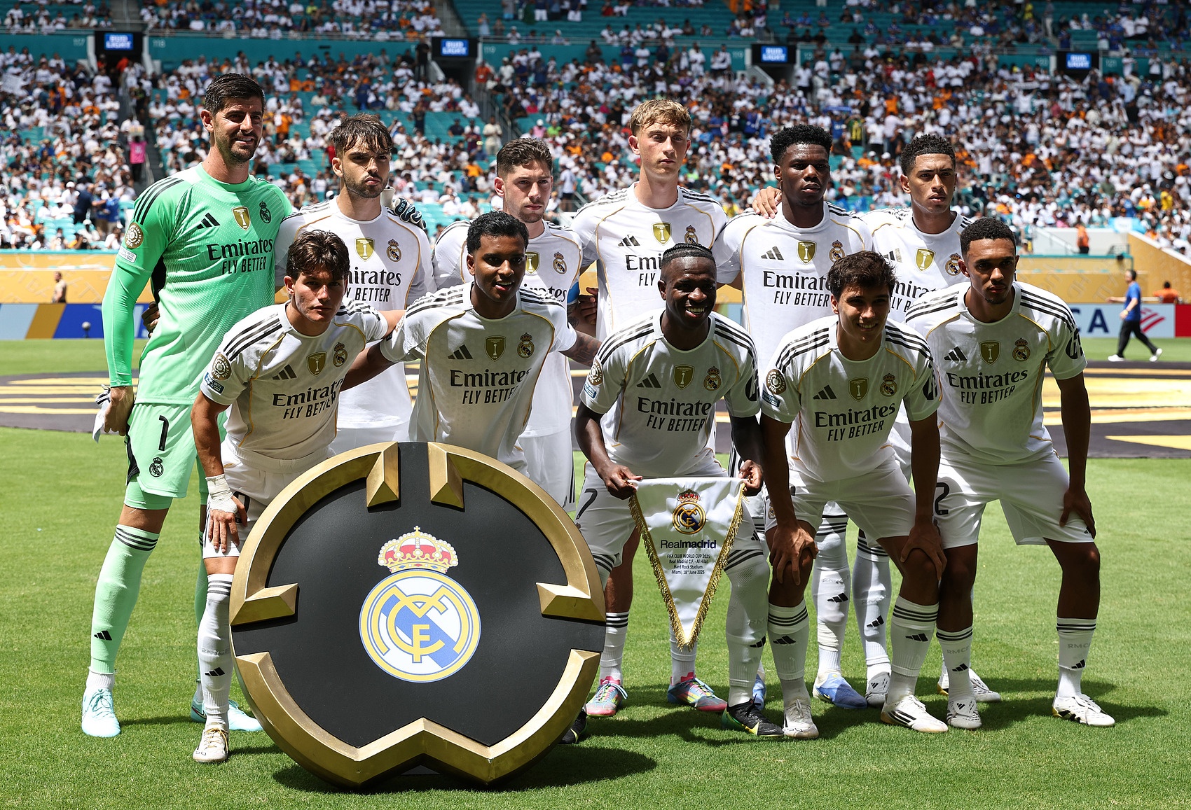 記者：皇馬球員家屬將前往美國，陪同球隊完成世俱杯