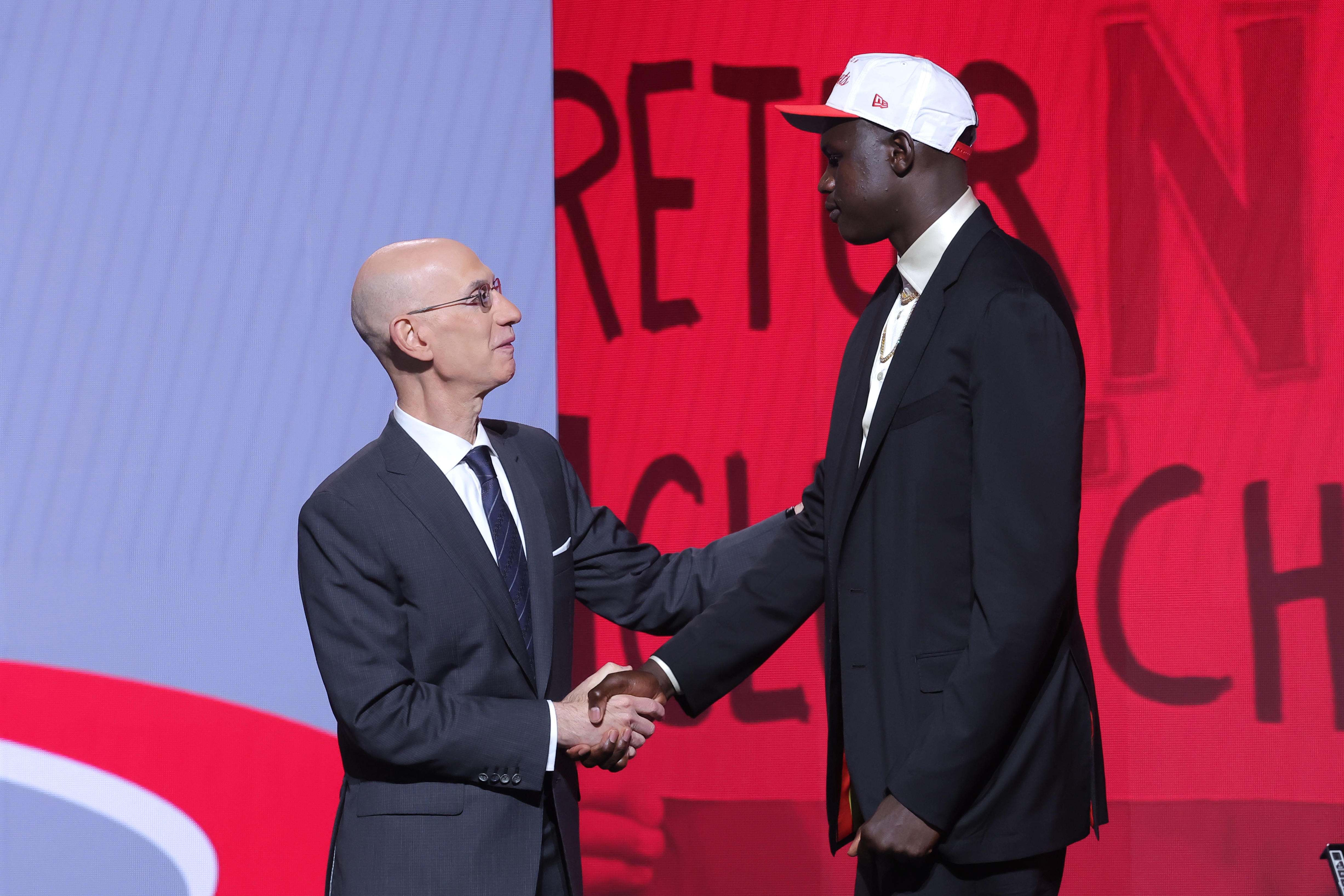 太陽(yáng)GM：馬盧阿奇是天才球員 他具備球場(chǎng)內外取得成功的全部要素