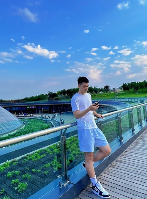 賈明儒：讀書(shū)的驚喜在于原來(lái)你的感受早已被世上的某個(gè)人說(shuō)清楚了