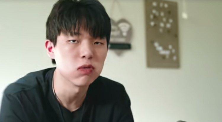 翻譯透露開(kāi)拓者食譜 楊瀚森：都是他說(shuō)的&我啥都沒(méi)說(shuō) 球隊不讓說(shuō)