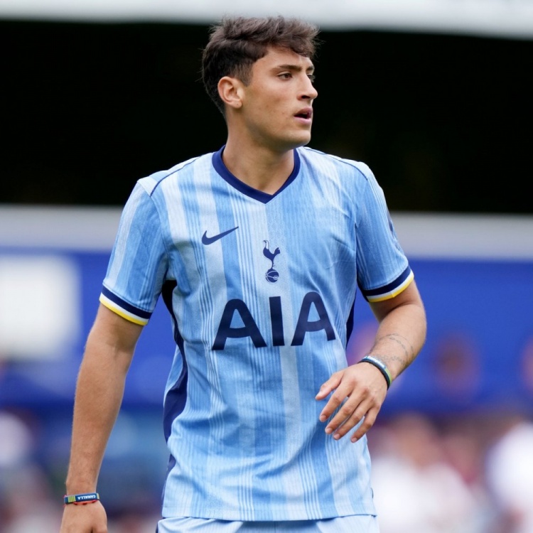 熱刺官方：21歲貝利斯已租借加盟羅薩里奧中央，為期一年