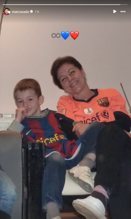 卡薩多社媒曬兒時(shí)穿巴薩球衣的照片，回應轉會(huì )傳聞