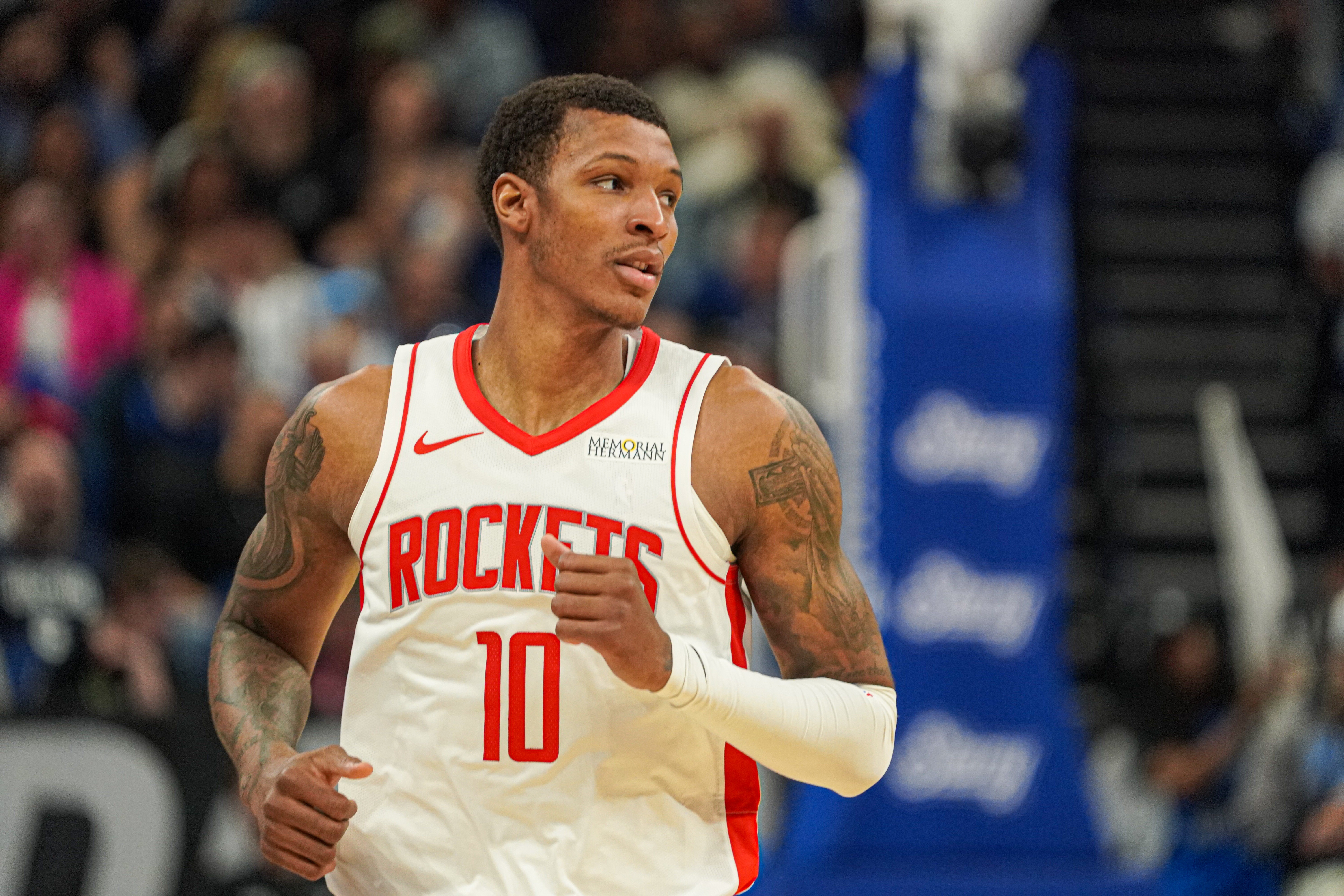 ??斯通：很開(kāi)心能續約賈巴里 他是球隊核心 我們離不開(kāi)他