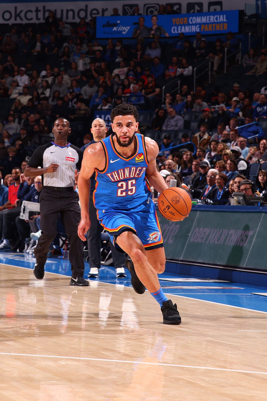 逆天了！雷霆對陣76人夏聯(lián)鏖戰40分鐘 雙方共有72次罰球