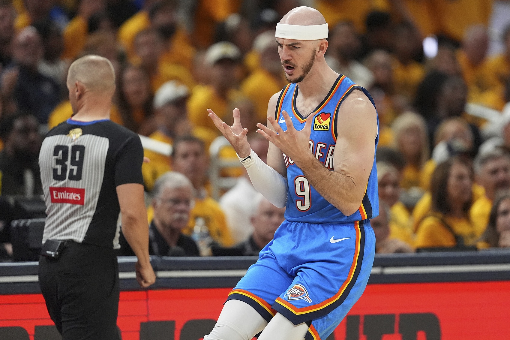 蒂格：夏聯(lián)球員要找準定位 要么防守像卡魯索要么進(jìn)攻像里夫斯