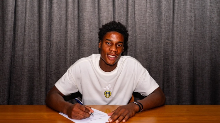 官方：利茲聯(lián)免簽前利物浦U18中衛馬庫斯，雙方簽下兩年合同