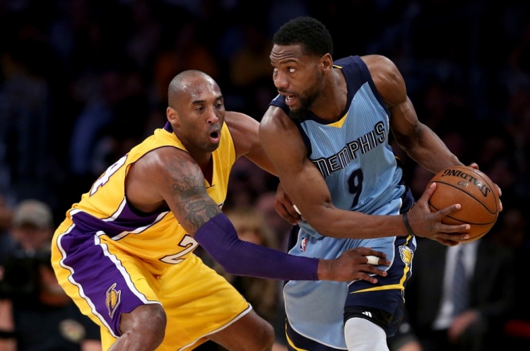 蒂格：科比12次進(jìn)防陣但他防守不那么強 他占了托尼-阿倫一防名額