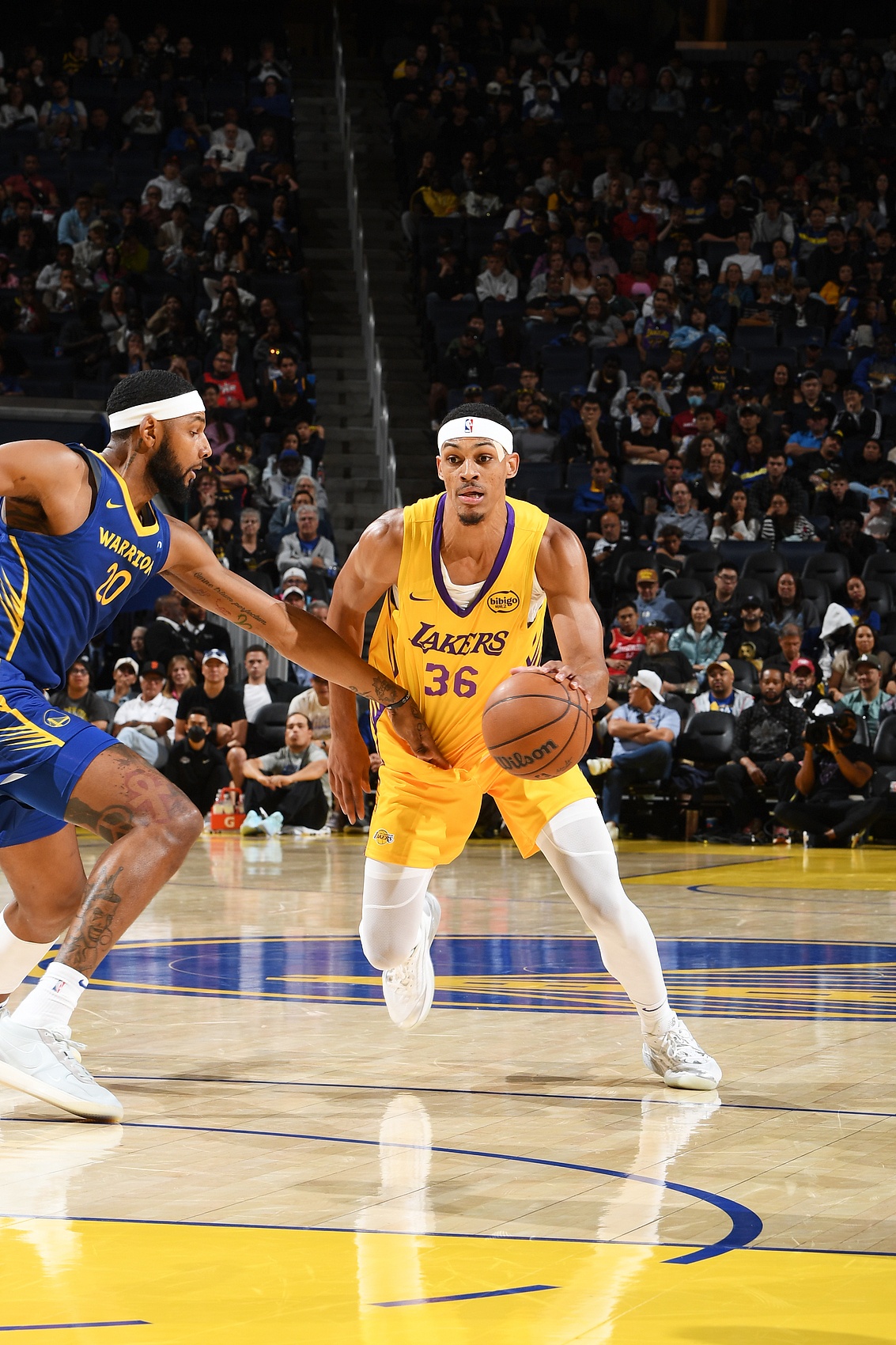 貝茲利砍27+13！湖媒：還用找其他內線(xiàn)？至少給他個(gè)訓練營(yíng)合同