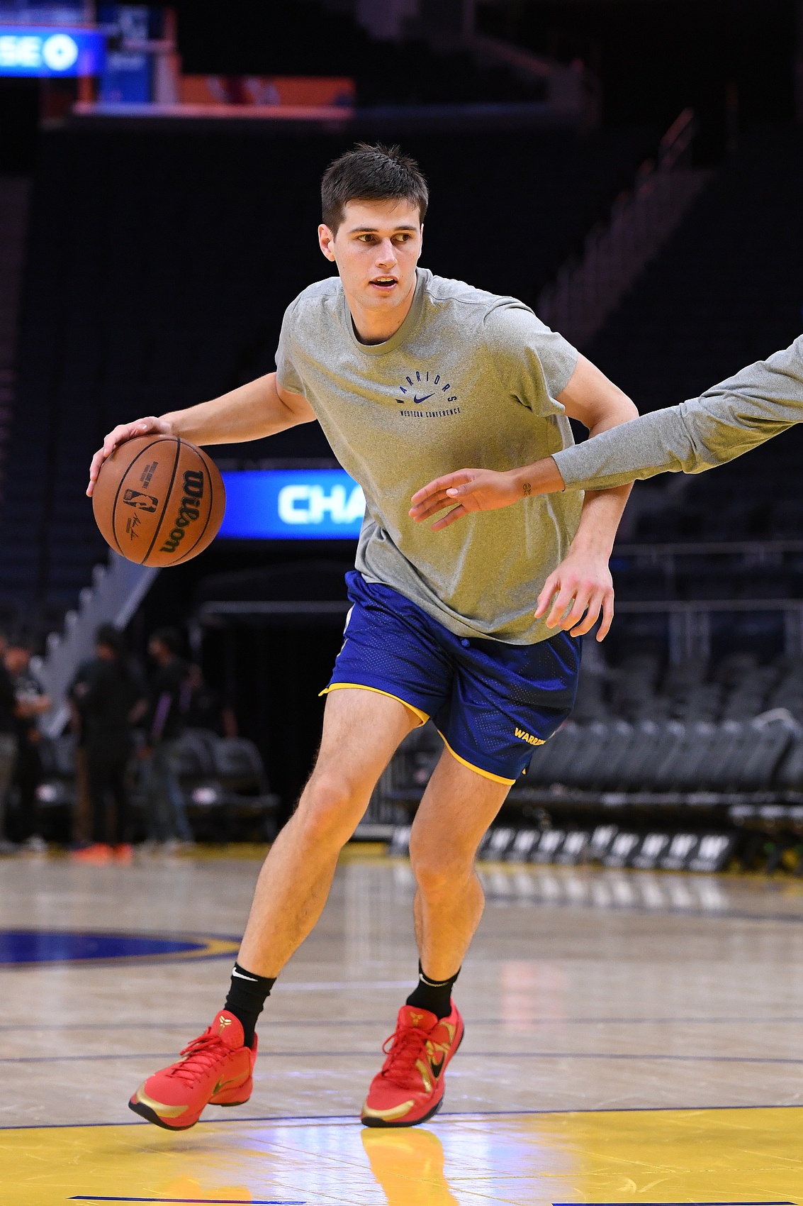 正負值-34菜得摳腳??勇士52號秀圖希5中1僅得6分 出現4失誤