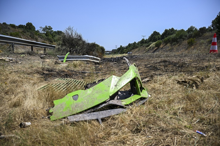 ??太痛心！若塔家屬通過(guò)戒指等私人物品，得以確認其遺體身份