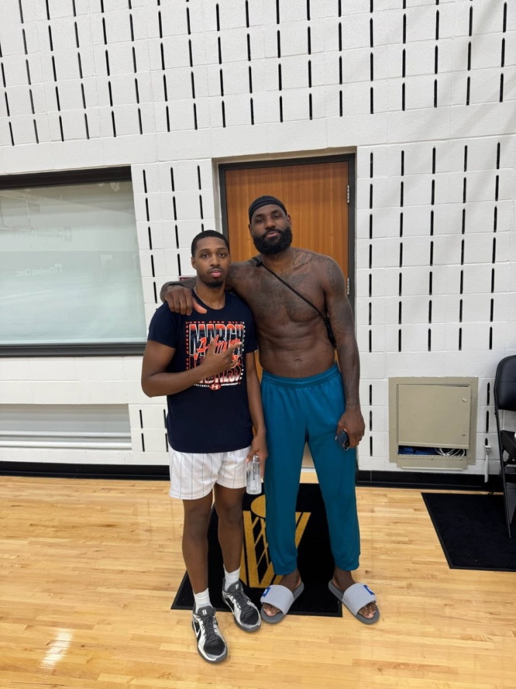 Skip：詹姆斯故意回克城訓練來(lái)引導輿論 他該憑這個(gè)劇本拿奧斯卡