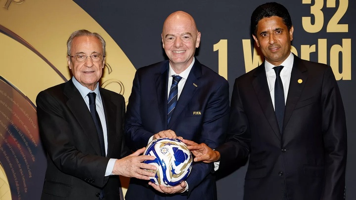 在世俱杯半決賽前，皇馬主席弗洛倫蒂諾與巴黎主席納賽爾互贈禮物