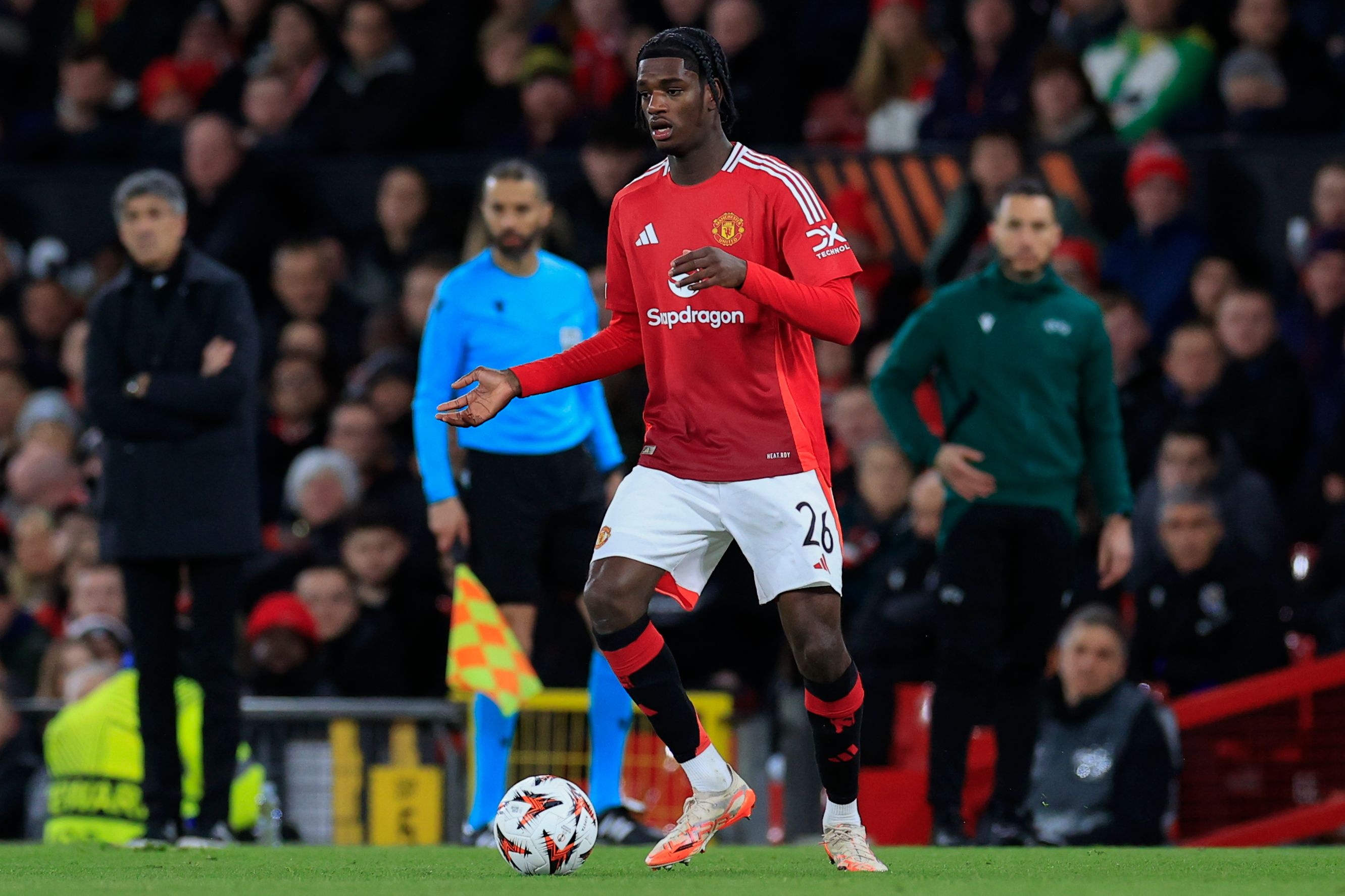 ??不打不相識！曼聯(lián)小將海文談芒特：他說(shuō)記得交手時(shí)我對他犯規