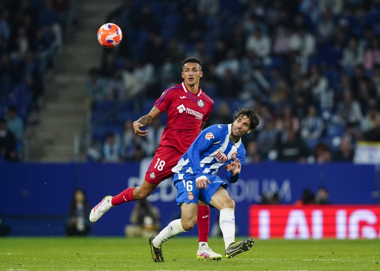 記者：由于貢薩洛崛起，皇馬小將阿爾瓦羅很可能被再次外租赫塔費