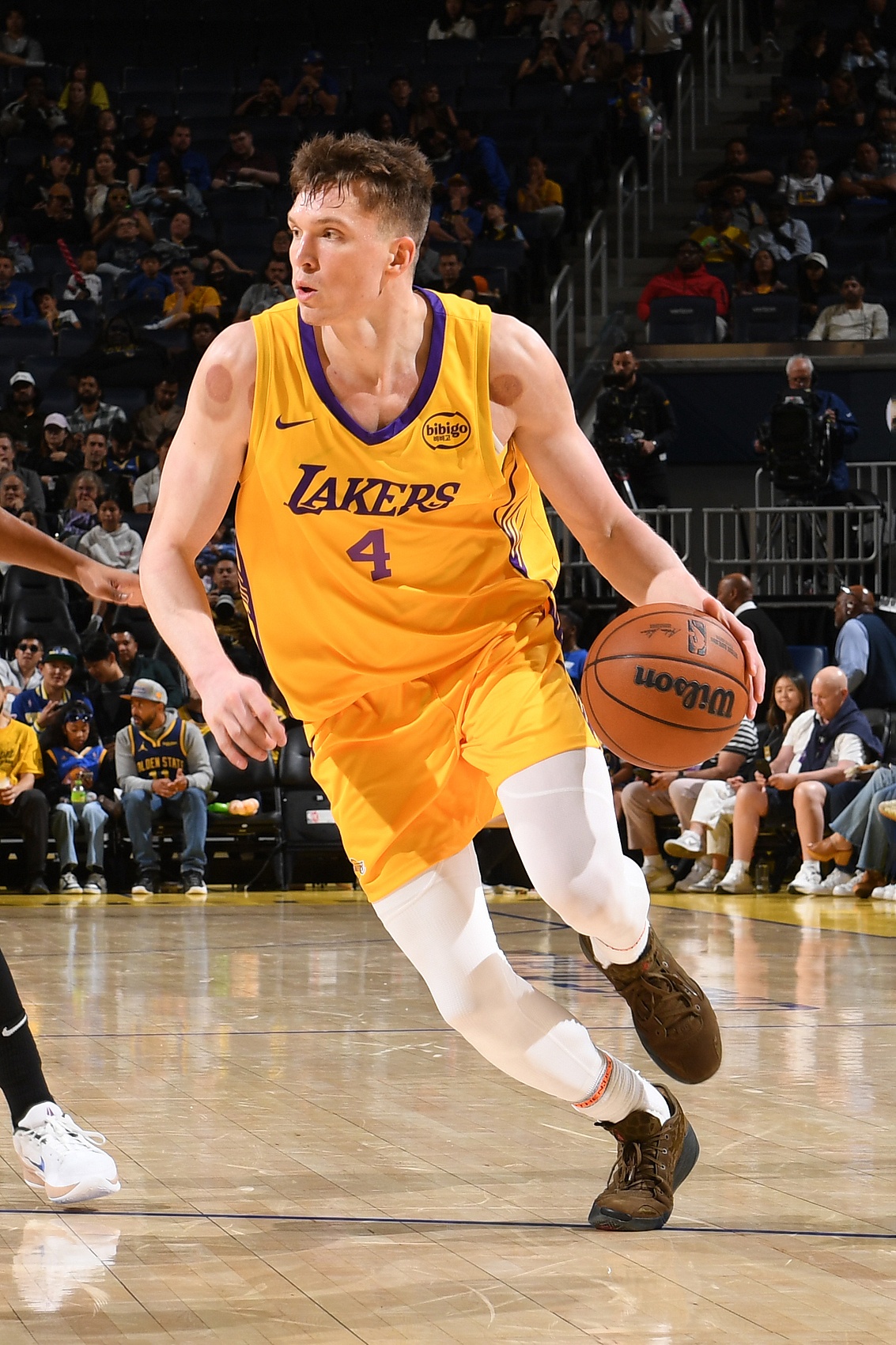 沒(méi)啥準心！克內克特上半場(chǎng)7中2得到6分1板 三分4中2