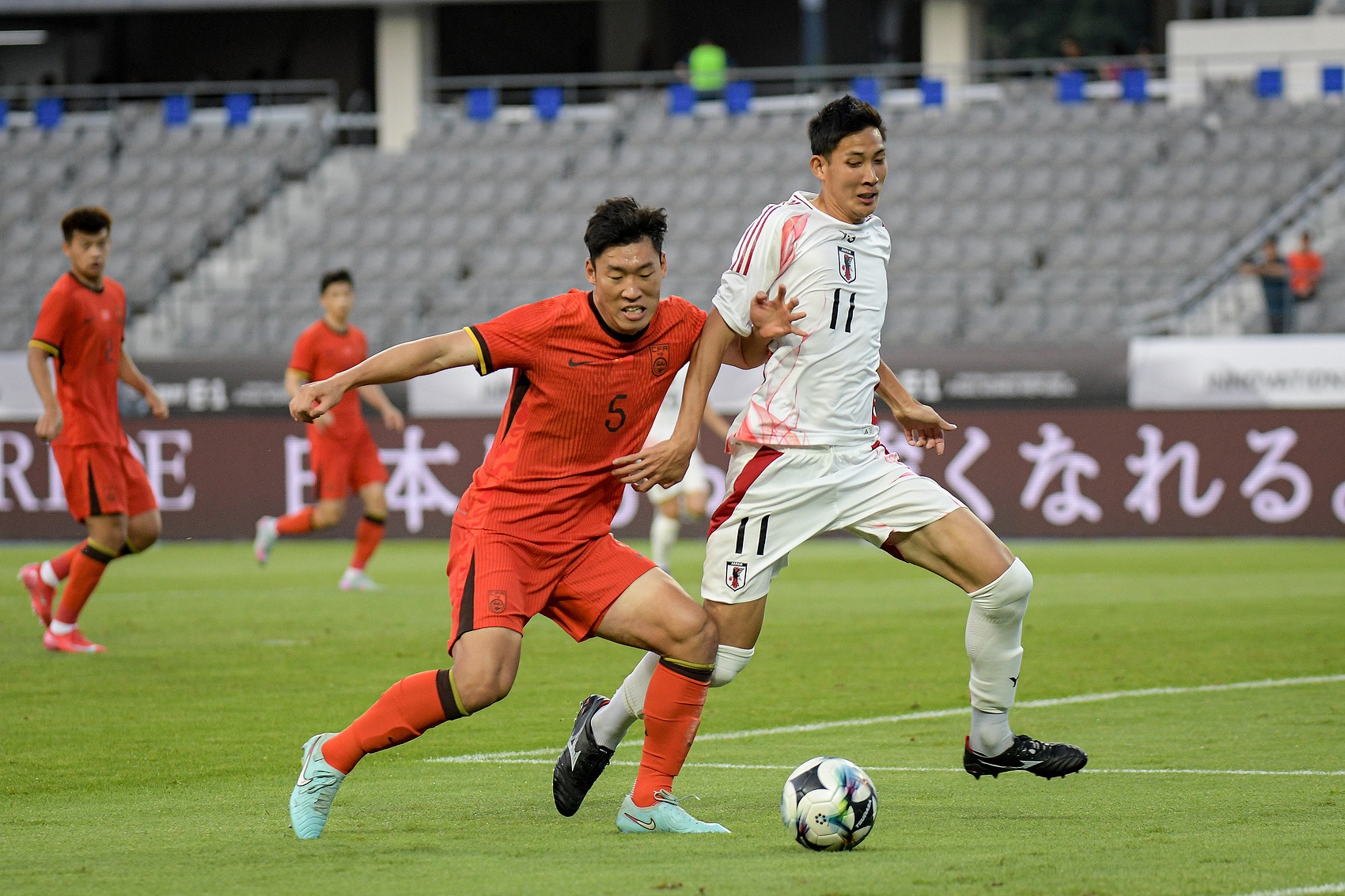 記者：國足這場(chǎng)后防真太拉了，很難想象朱辰杰是國內最好中衛之一