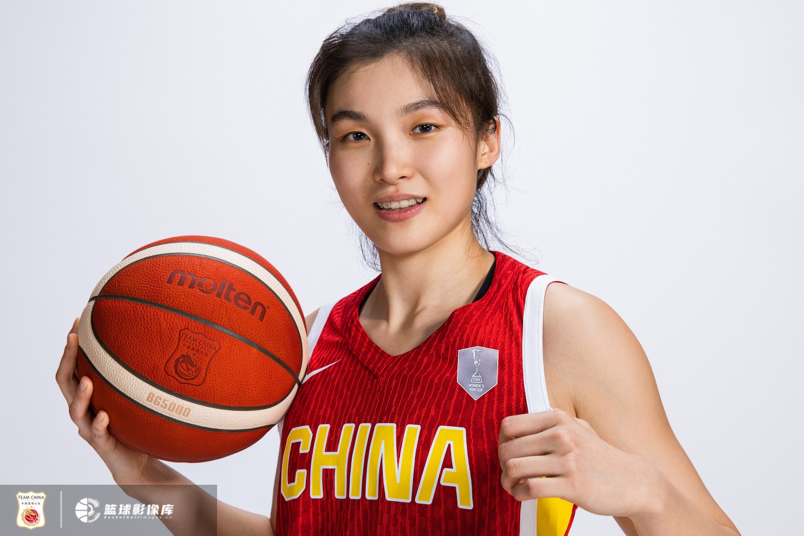 游刃有余！中國女籃半場(chǎng)領(lǐng)先印尼女籃29分 翟若云9分&張子宇7分