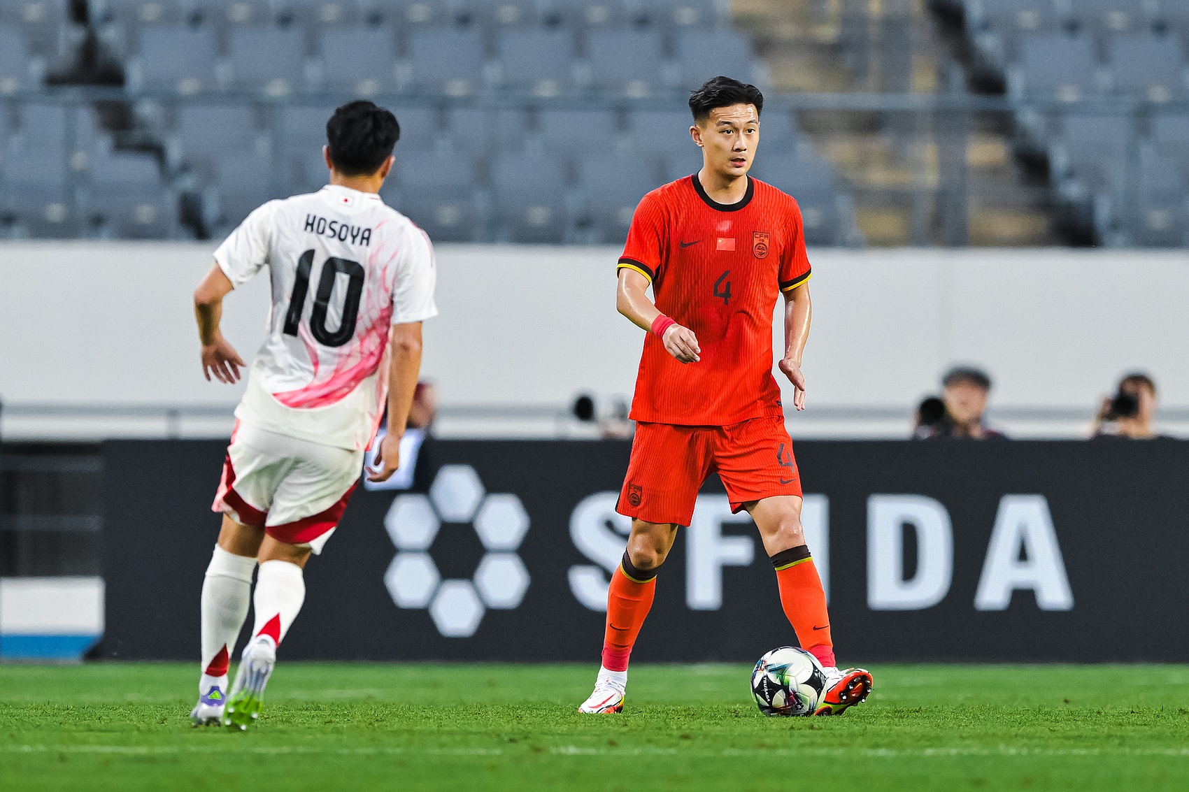 北青：國足東亞杯末戰要進(jìn)球更要取勝保尊嚴，球隊篤定要攻出去