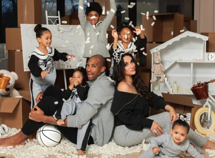 ??Spears：霍嫂即將生6胎 這讓霍福德猶豫是否要去西海岸打球