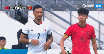 有點(diǎn)生氣！王鈺棟后場(chǎng)被祖連奴放倒，不滿(mǎn)動(dòng)作持續向對手示意