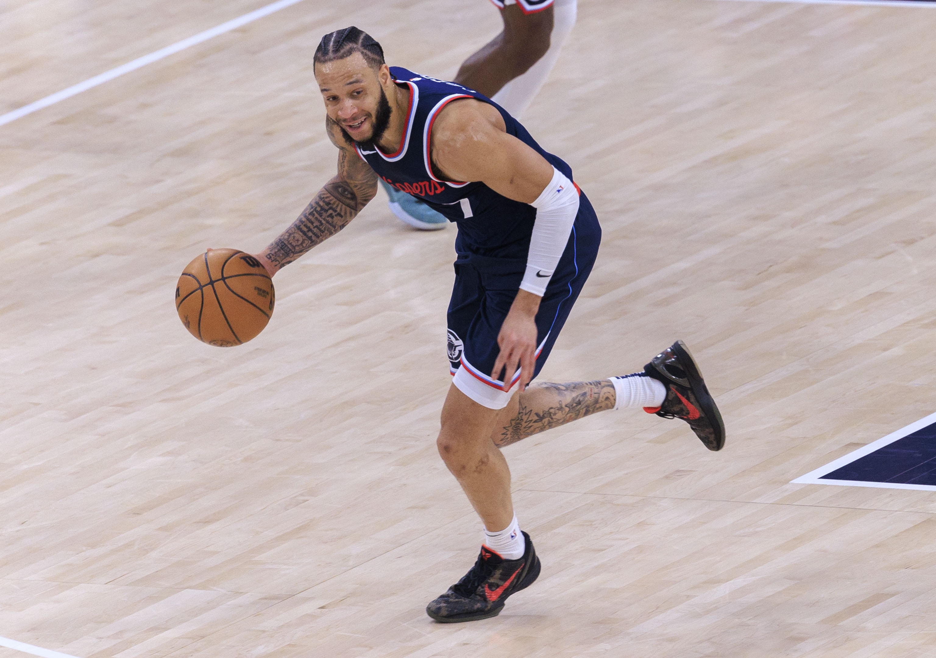 三分命中率40.9%！美記：尼克斯可能成為自由球員科菲的下家