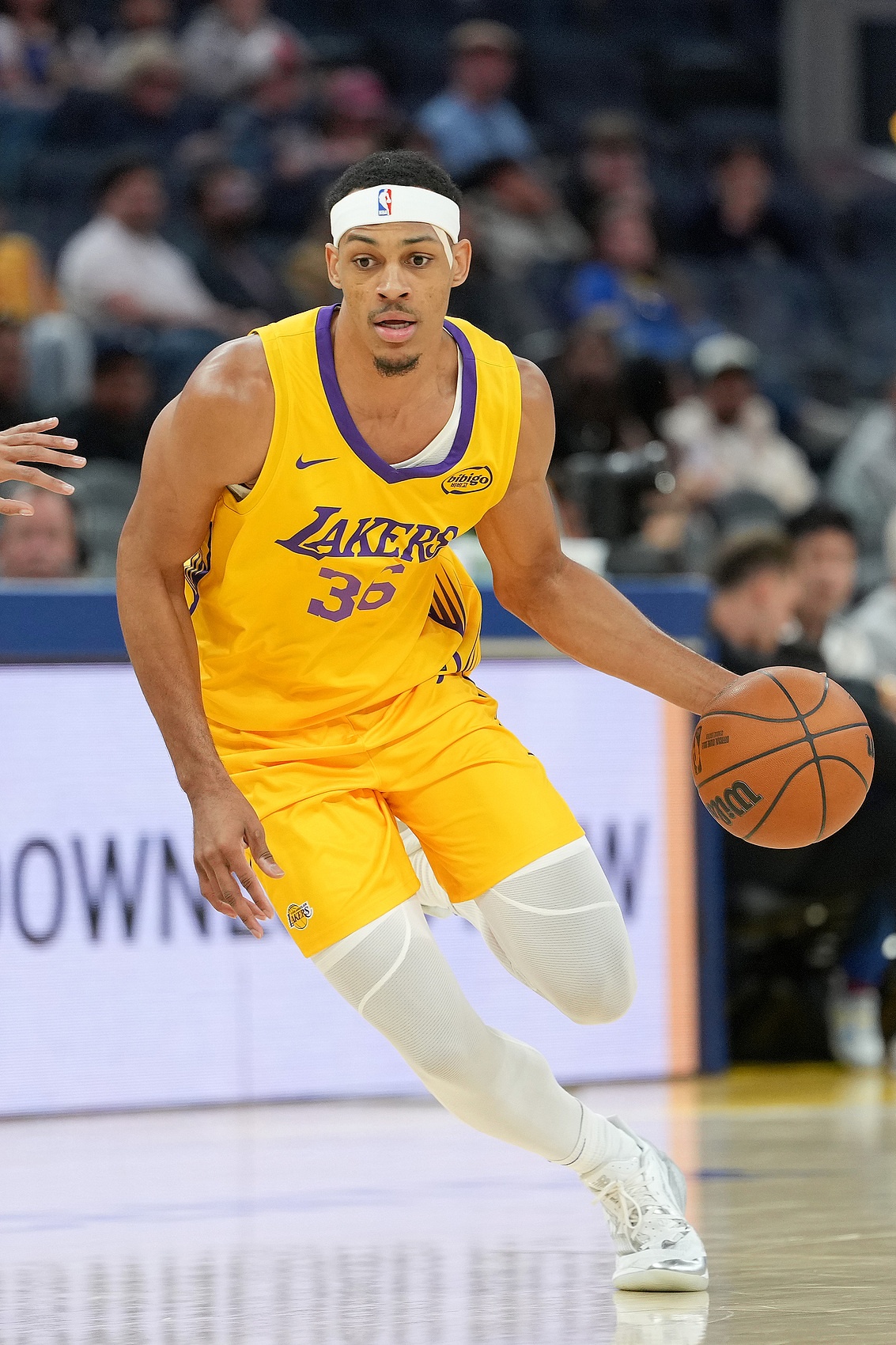 就打了兩節？湖人全場(chǎng)64中22僅拿到58分 替補合計貢獻2分