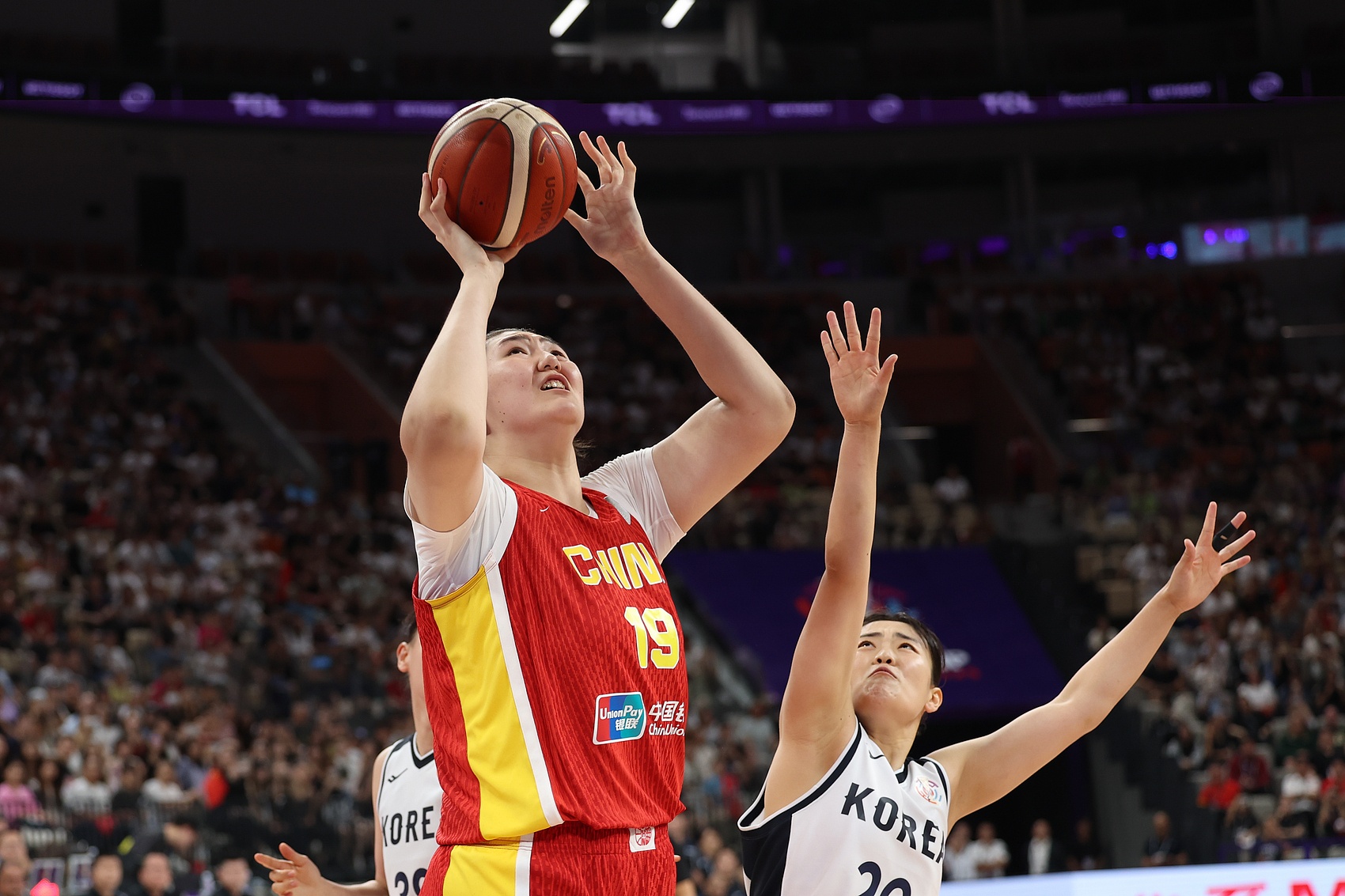 張佳瑋：張子宇需要專(zhuān)門(mén)配陣 防守得聯(lián)防 進(jìn)攻得有人給她喂球