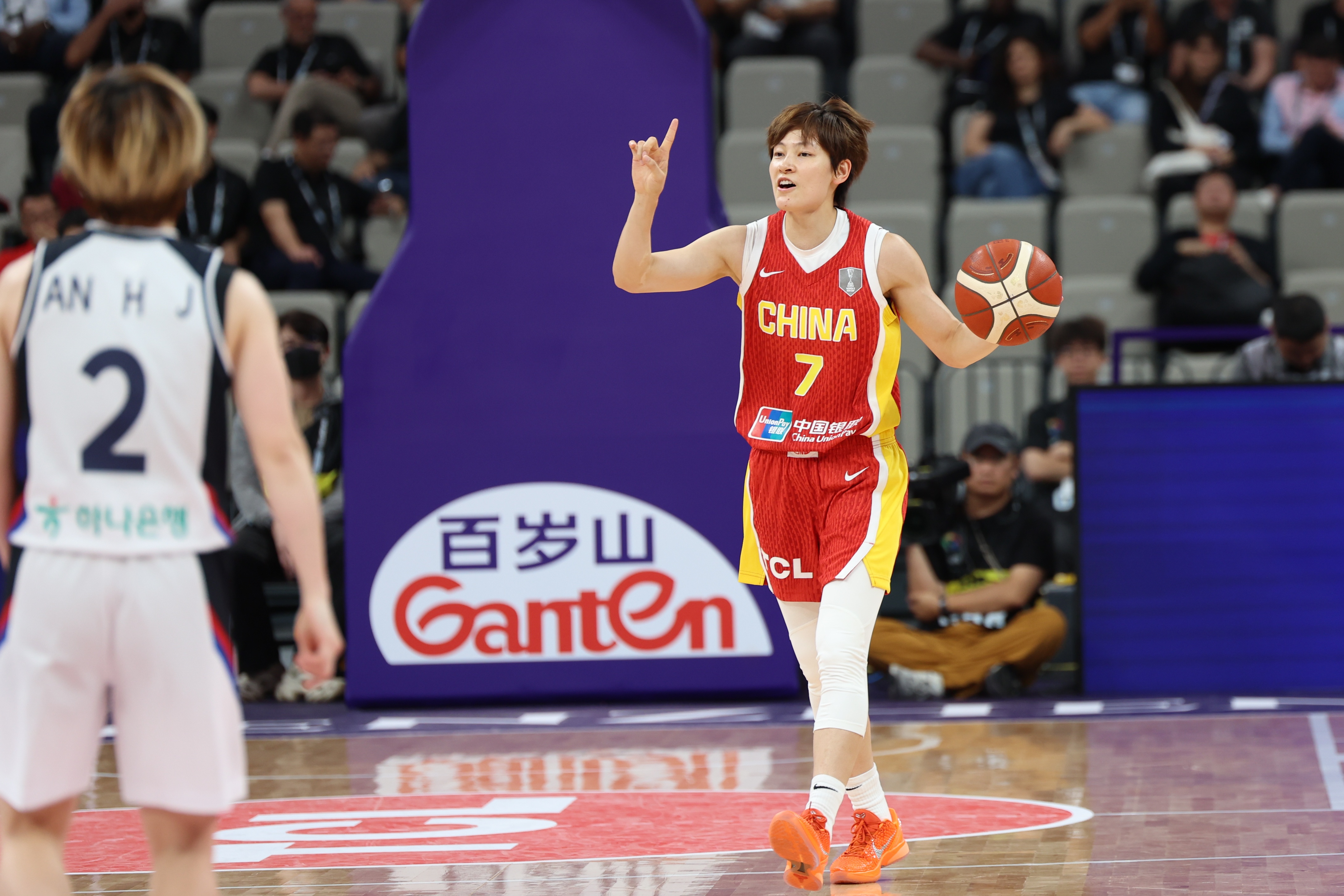 楊力維：隊中每個(gè)人每個(gè)位置都可以持球 打得比較強勢