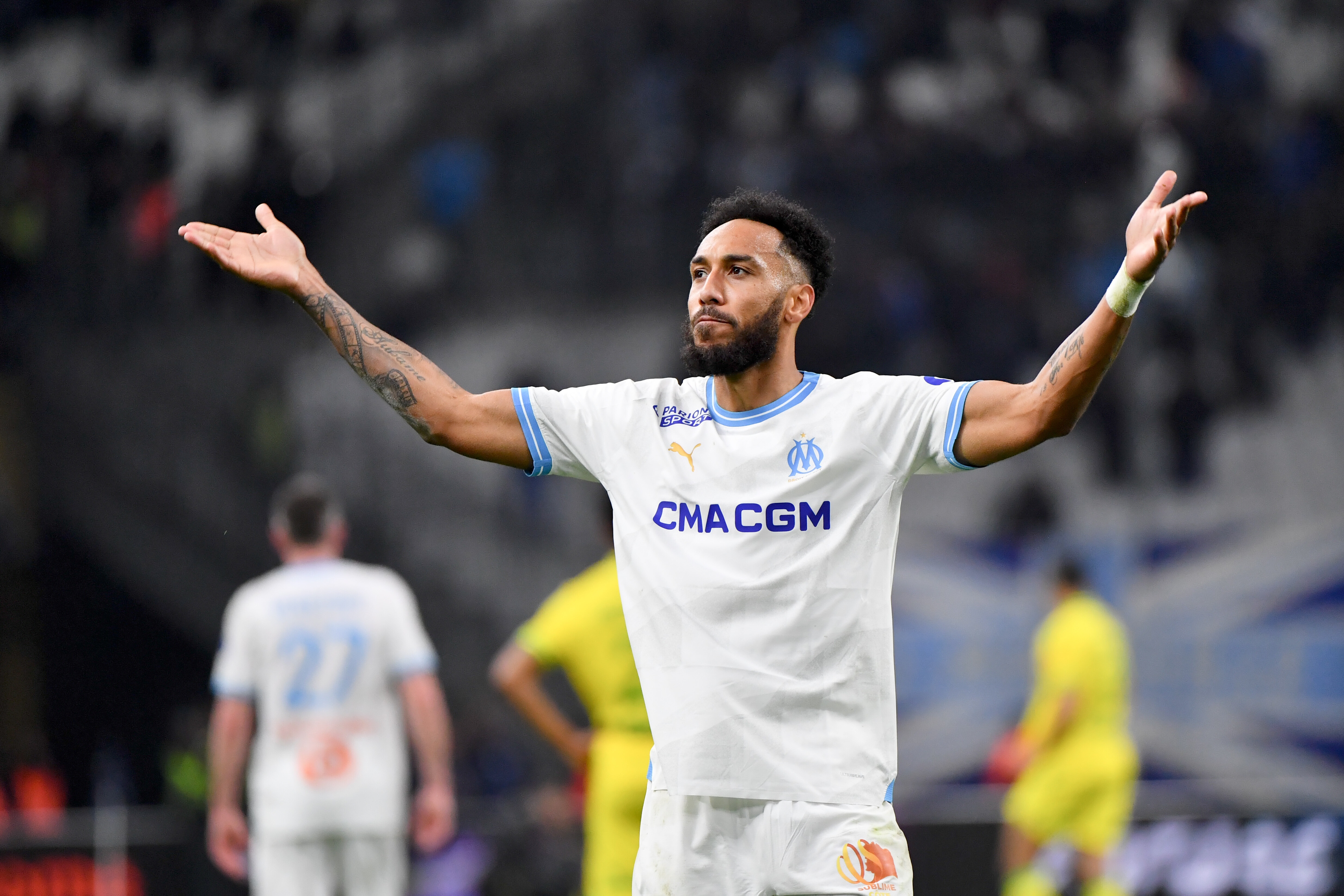 隊報：馬賽希望奧巴梅揚回歸并愿和他簽約兩年，球員仍需考慮幾天