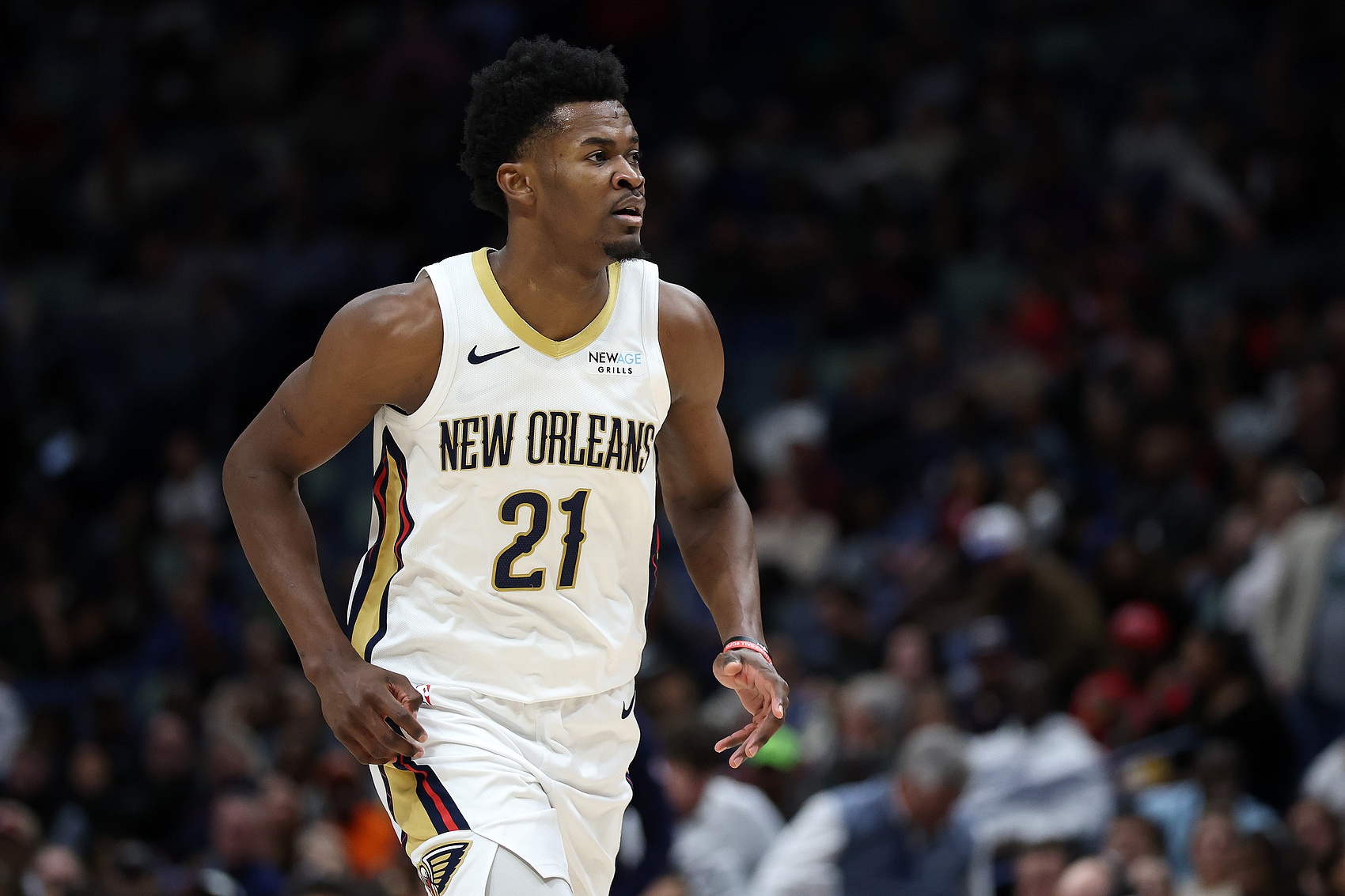 ??被震懾到？鵜鶘中鋒奎因&米西輪番對位楊瀚森 但首節合計9中1