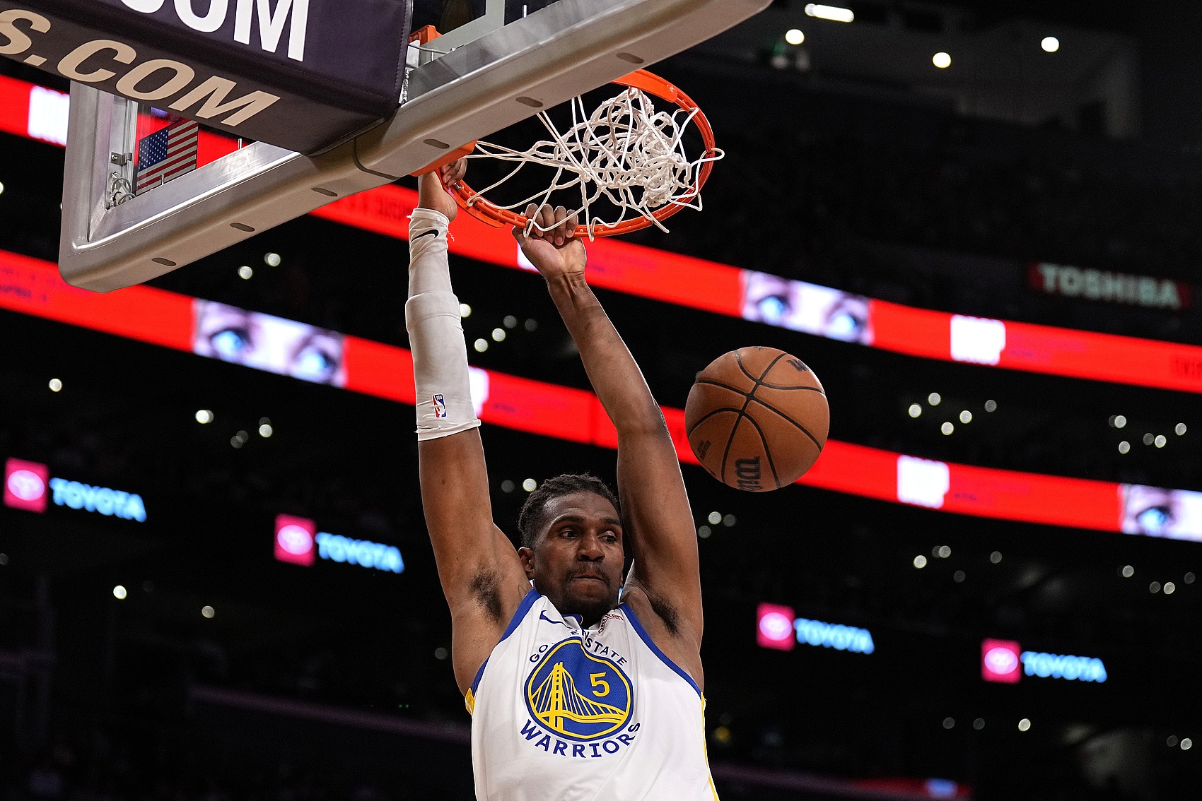 杜馬斯：盧尼才29歲但他經(jīng)驗非常豐富 他很適合我們的更衣室