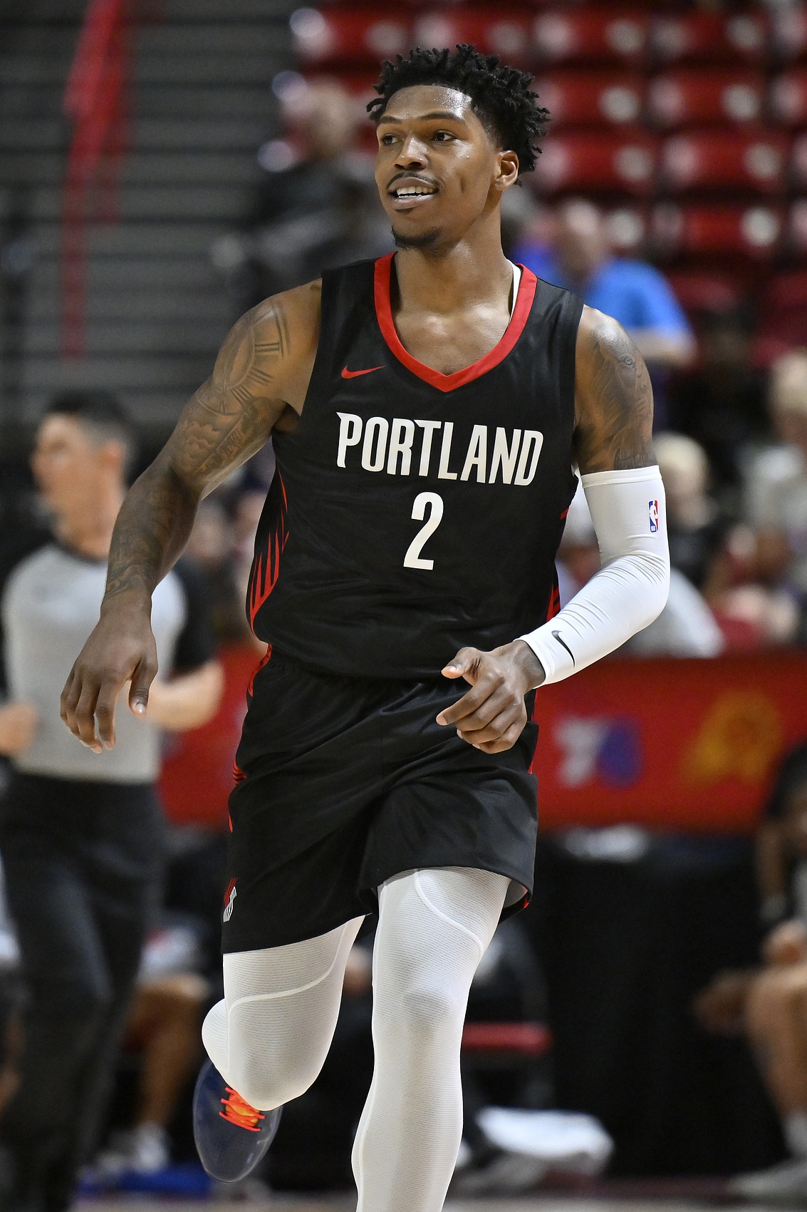 效率不高但真拼！樂(lè )福16中5拿下17分12板5助2斷