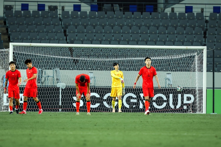 足球報：國足選帥是當務(wù)之急，新帥無(wú)疑面臨極大的考驗