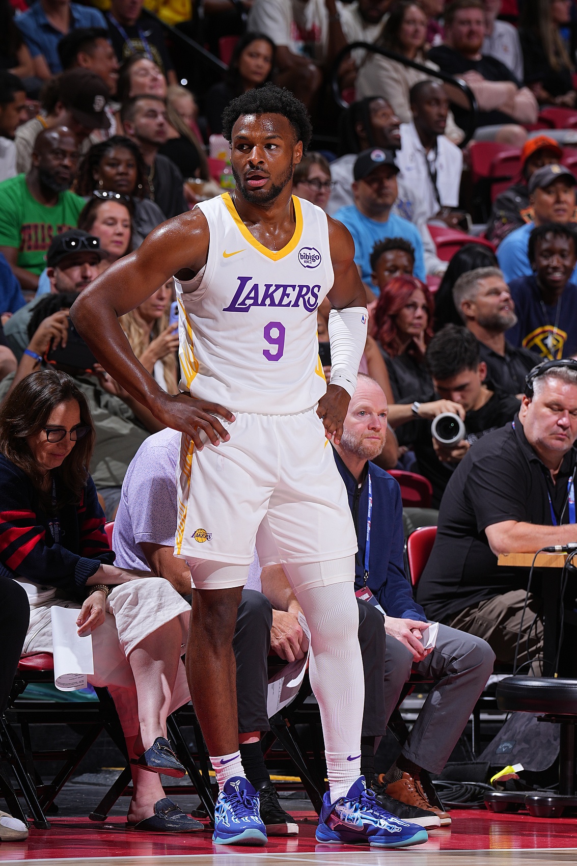 布朗尼必須成為輪換球員？韋德：不要給他施加這種壓力 他在進(jìn)步