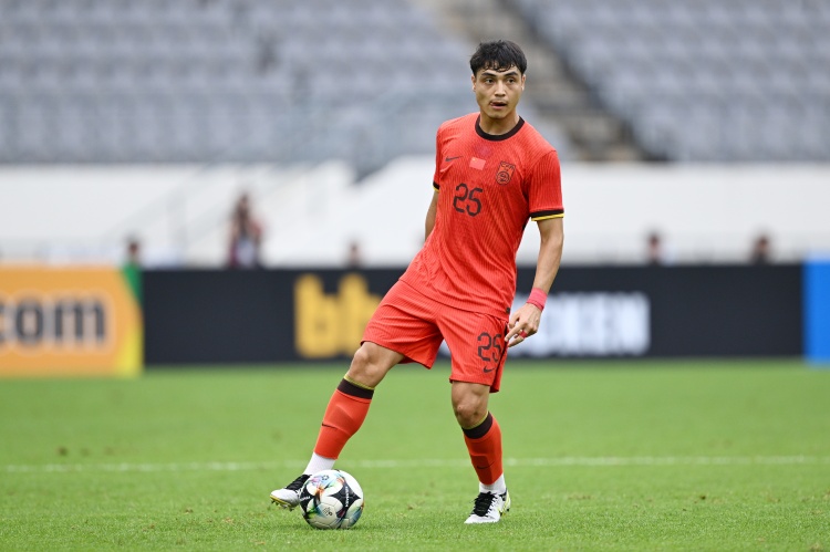 東體：吾米提江在國家隊踢了左右邊衛，回到海港大概率踢中衛