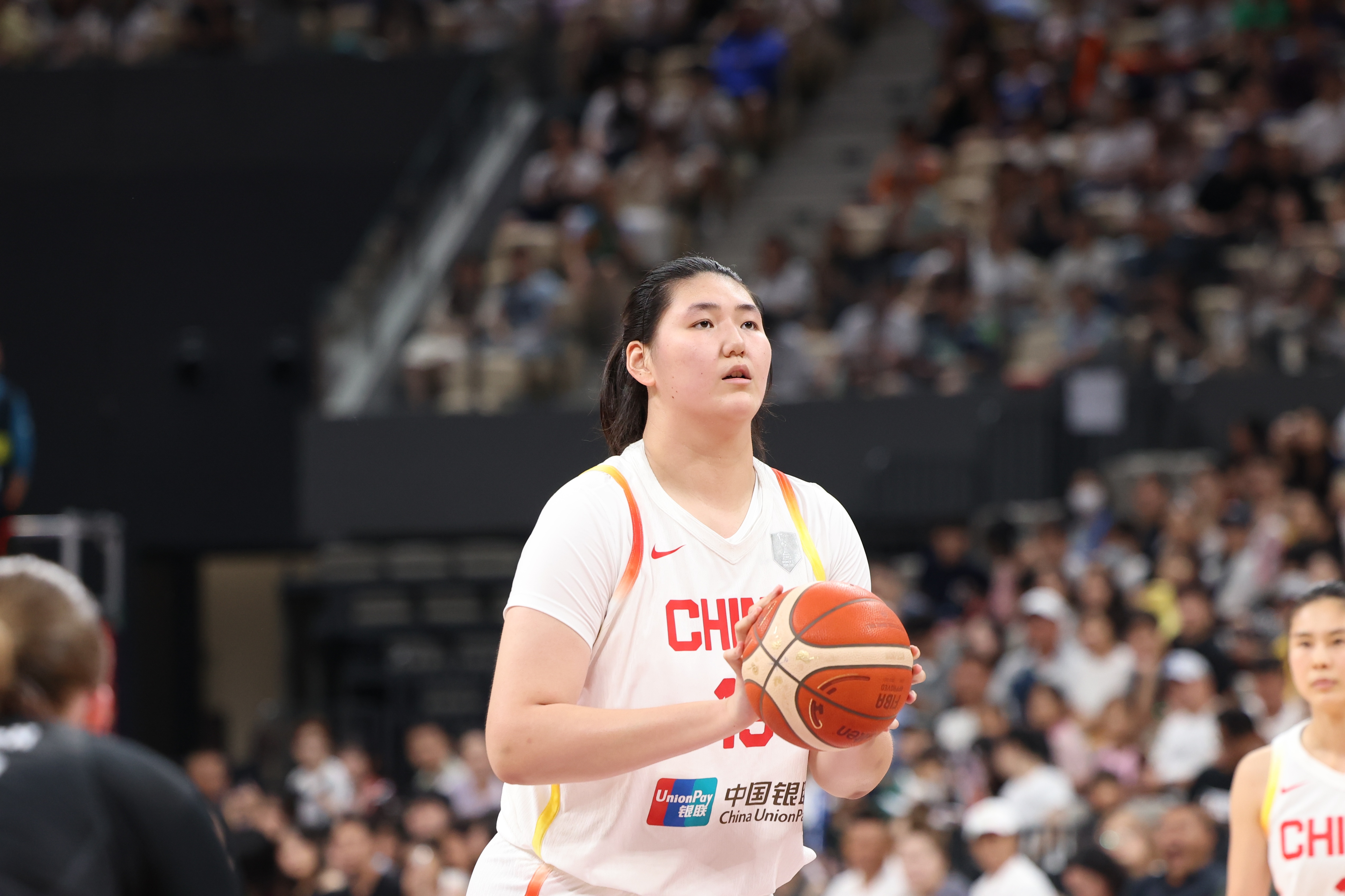 蘇群：日本小組賽場(chǎng)均三分出手近39次 張子宇打中鋒時(shí)補防很重要