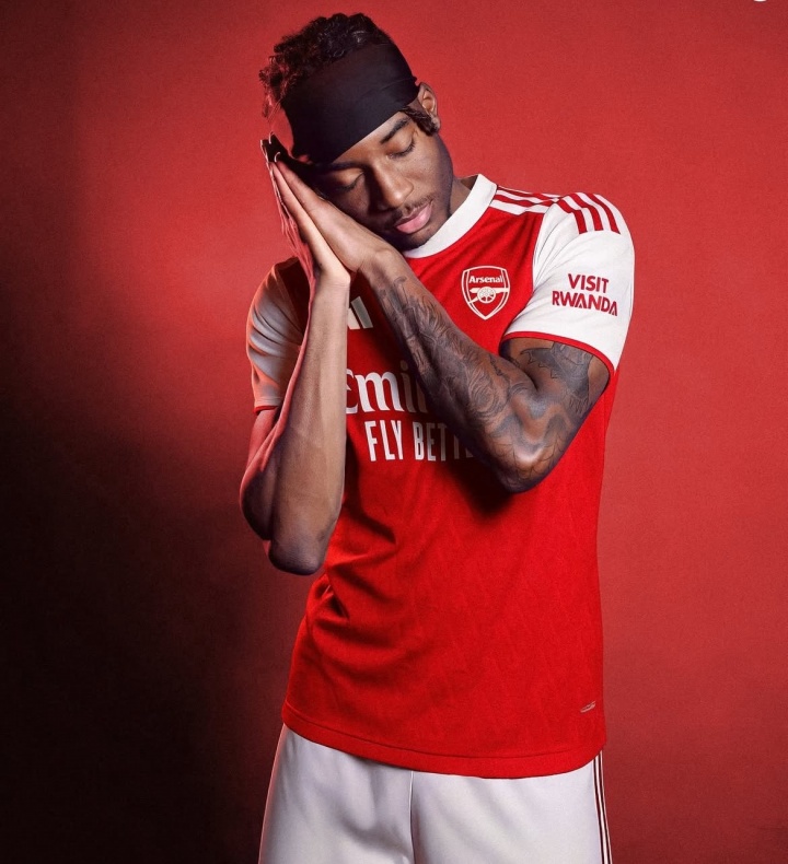 記者：阿森納很滿(mǎn)意馬杜埃凱的價(jià)格，塔帥不視他為替補且很看好他