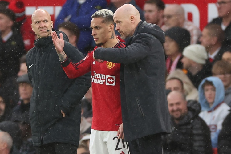 再會(huì )滕帥？巴媒：安東尼收到藥廠(chǎng)&紐卡等多家報價(jià) 曼聯(lián)要5000萬(wàn)鎊