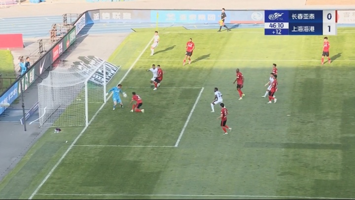 太倒霉了！阿不都海米提門(mén)前“二連擊”烏龍，海港1-0領(lǐng)先亞泰！