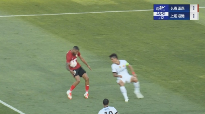 進(jìn)球被吹！奧莫伊胡安弗第49分鐘抽射破門(mén)，被判手球在先！