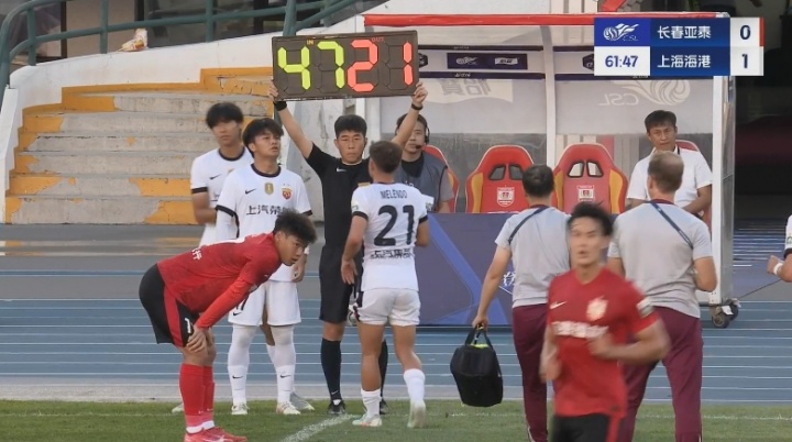 首秀傷退！海港外援梅倫多第62分鐘被換下，蒯紀聞替補登場(chǎng)