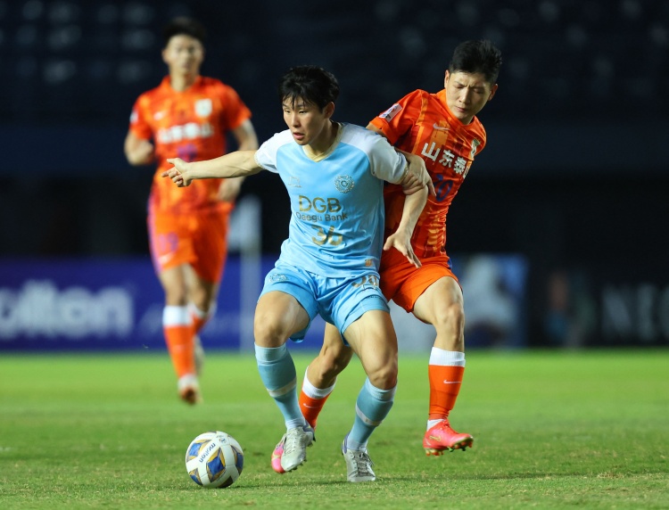 德轉：25歲山東泰山中場(chǎng)盧永濤租借加盟河南隊，租期半年