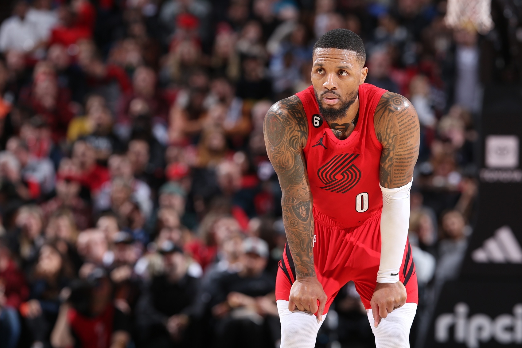 張佳瑋：利拉德回開(kāi)拓者或終生無(wú)冠 他會(huì )在波特蘭掛起0號球衣退役