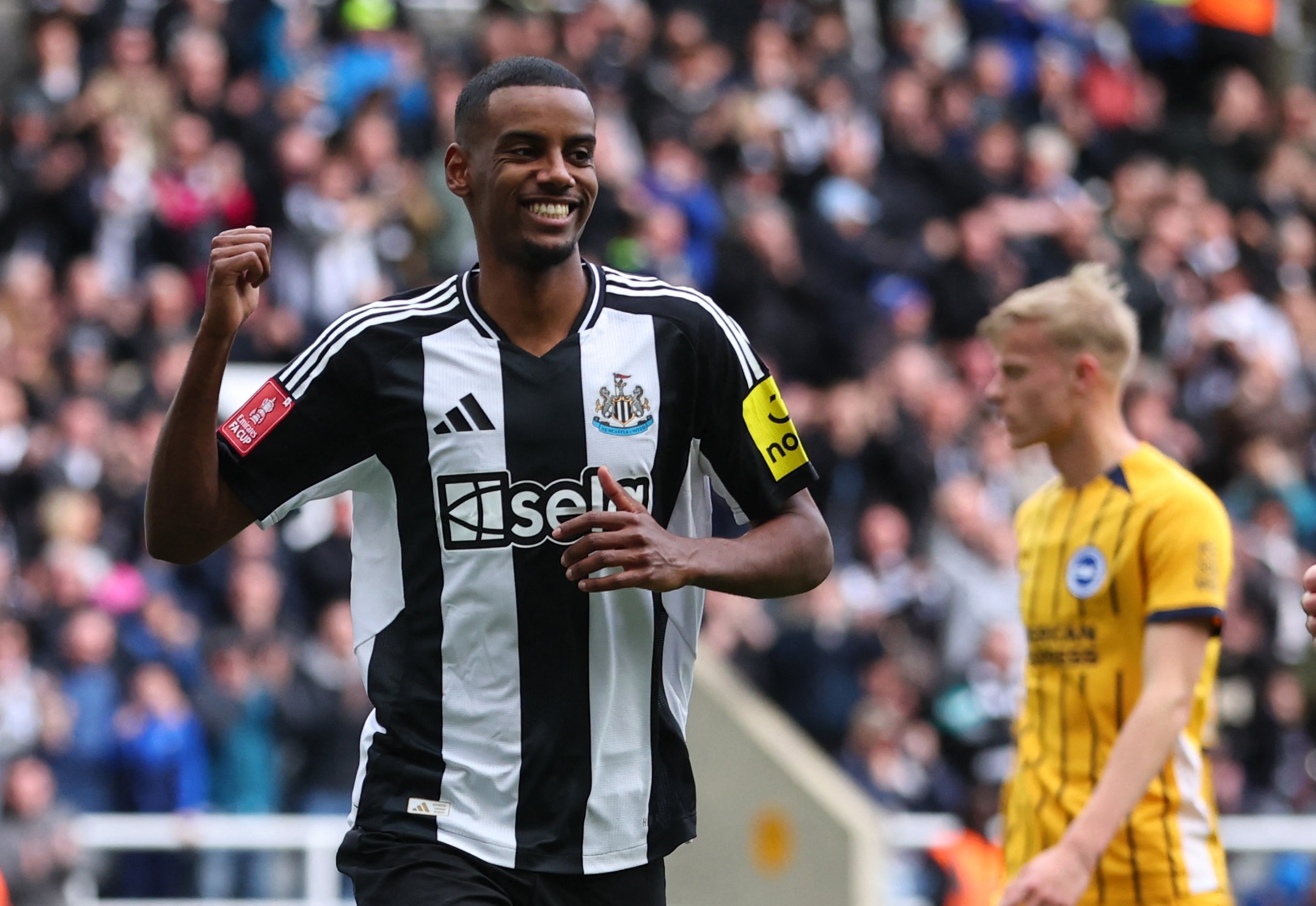 兩隊同屬一個(gè)老板??迪馬：新月有意伊薩克，正考慮提出巨額報價(jià)