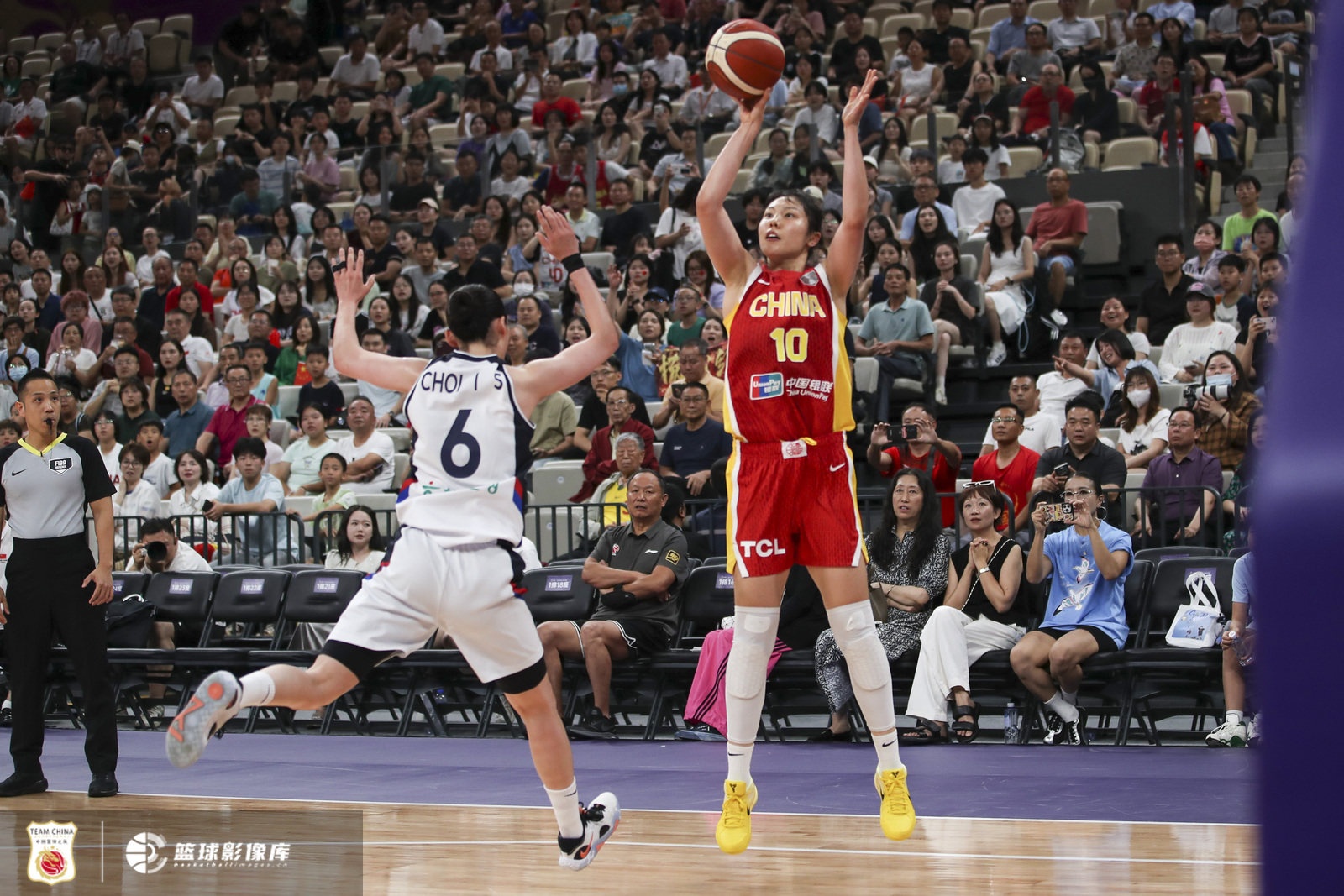 媒體人：女籃陣容問(wèn)題是鋒線(xiàn)真矮 靠WCBA練出來(lái)的全是偏科的前鋒