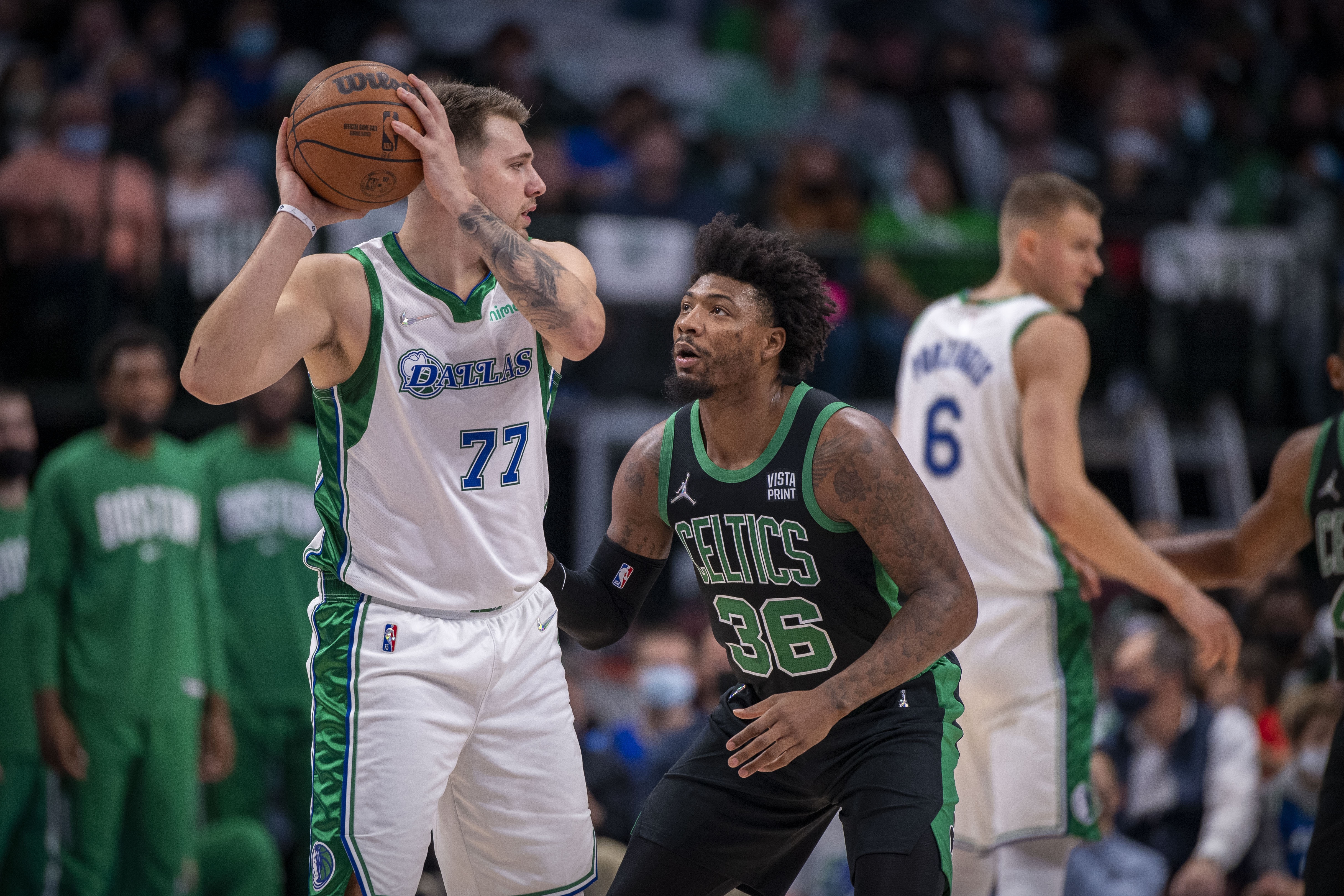 ??77點(diǎn)名！Shams：東契奇聯(lián)系了斯瑪特 明確表示想與其并肩作戰