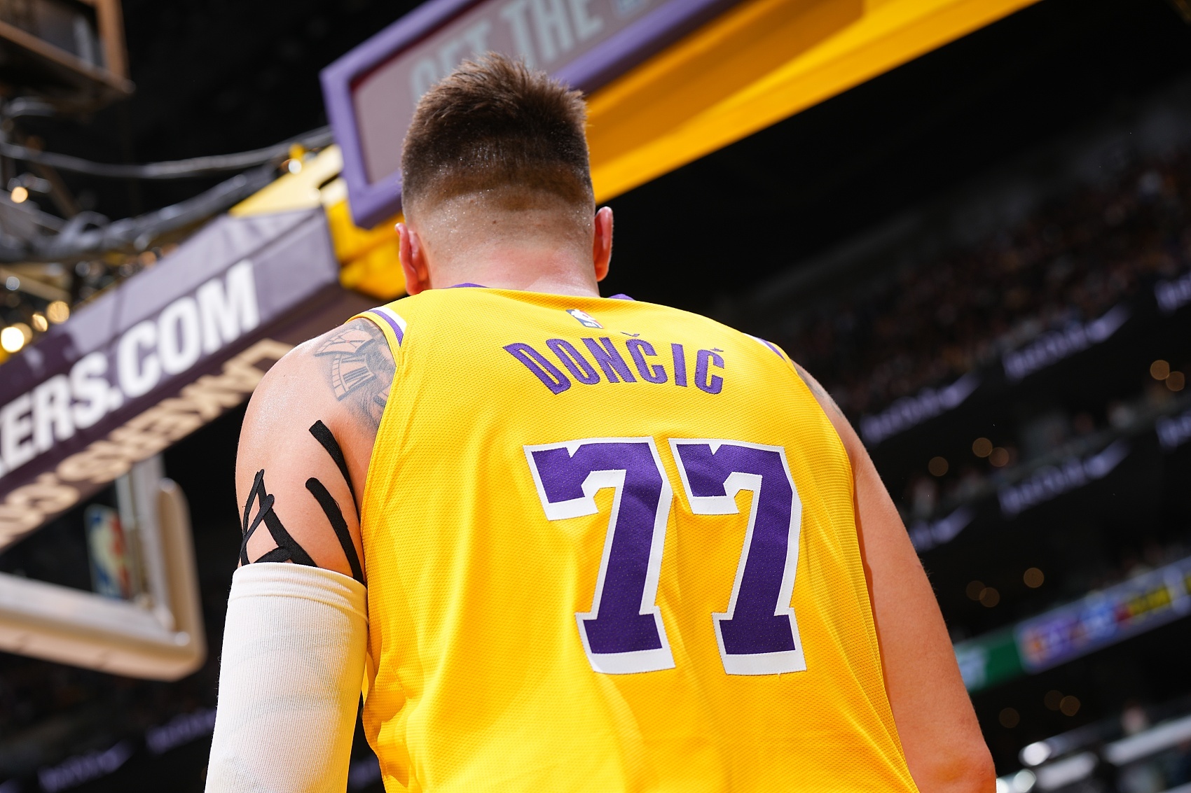 想如何聞名洛城??東契奇：為這座城市帶來(lái)總冠軍的那個(gè)人???