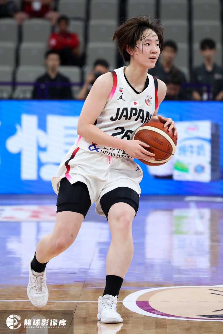 媒體人：田中心其實(shí)不算是小后衛 高快靈才是未來(lái)的發(fā)展趨勢