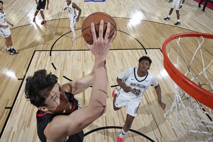 ??隊記：楊瀚森夏聯(lián)不打最后一場(chǎng)是明智的 避免像奎因一樣受傷